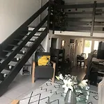 Quiet Duplex House Downtown Appartement