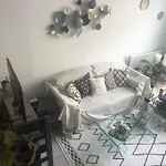 Quiet Duplex House Downtown Appartement *