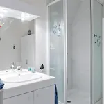 Quiet Duplex House Downtown アパート ボルドー