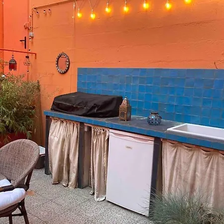 Quiet Duplex House Downtown Apartman *