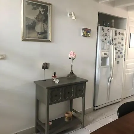 Quiet Duplex House Downtown *