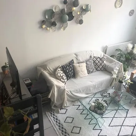 Quiet Duplex House Downtown Apartman *