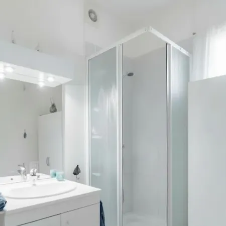 Quiet Duplex House Downtown Apartman