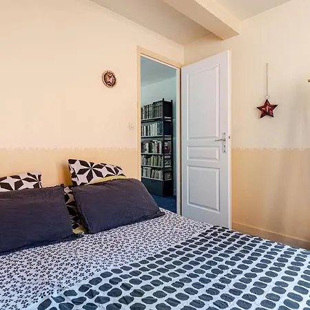 Quiet Duplex House Downtown Apartamento