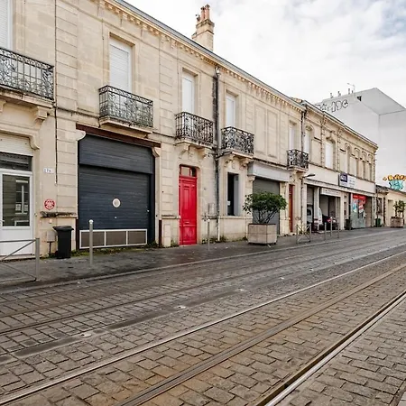 Quiet Duplex House Downtown Apartman