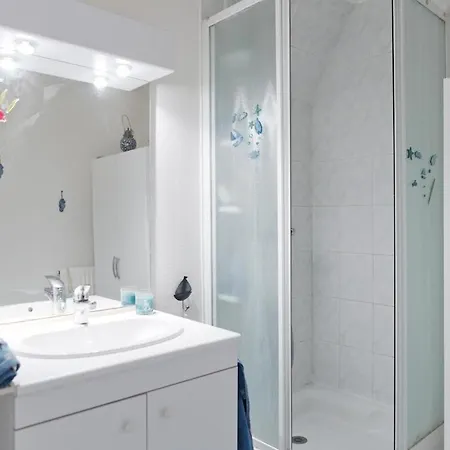 Quiet Duplex House Downtown Διαμέρισμα Μπορντό