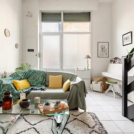 Quiet Duplex House Downtown