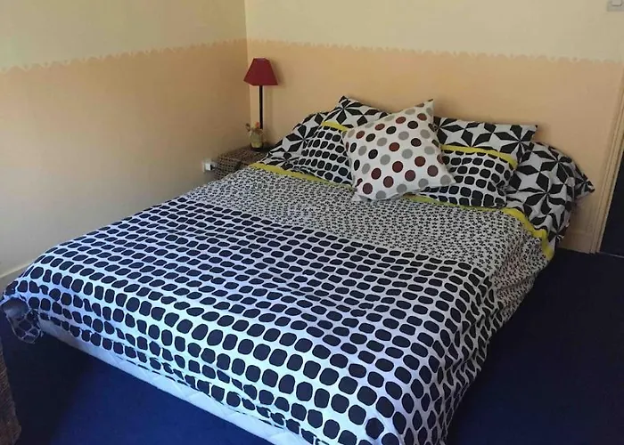 Quiet Duplex House Downtown Appartement *