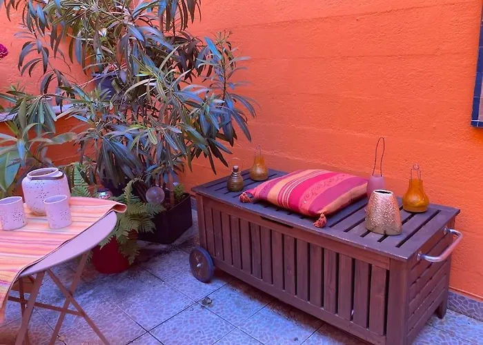 Quiet Duplex House Downtown Apartman