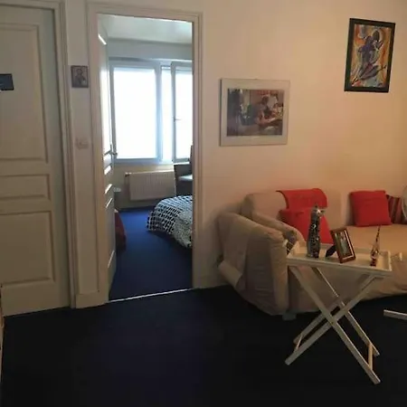 Quiet Duplex House Downtown Apartamento *