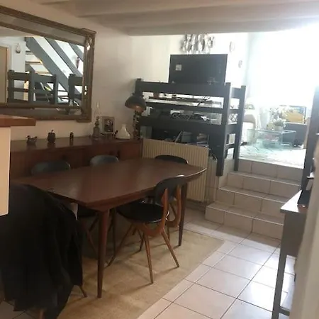 公寓 Quiet Duplex House Downtown